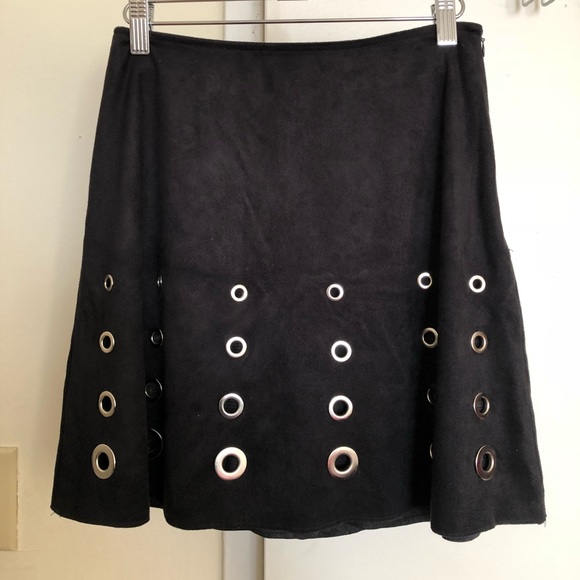 Black Faux Suede Funky Skirt - Picture 4 of 8